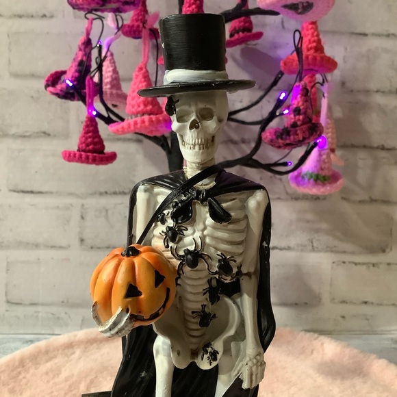 SPOOKY NIGHT 12in Skeleton Holding Jack-O-Lantern - Picture 6 of 6